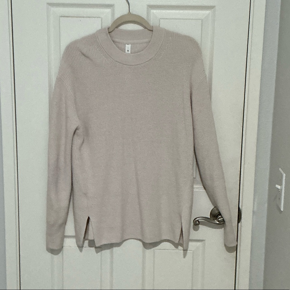 Lululemon Size 4 SUPER soft tunic worn once ! Cream Knit Sweater